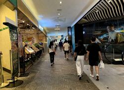 Breadtalk (D19), Shop House #554263241